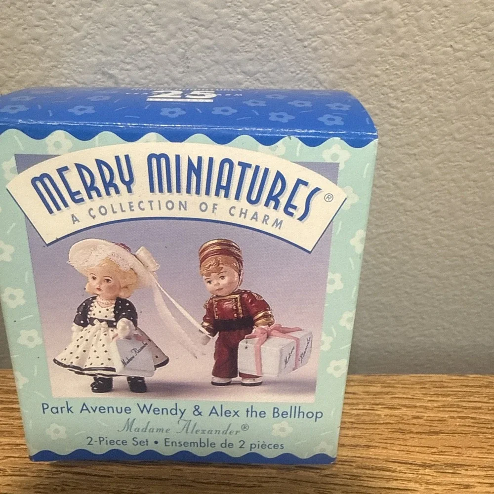 Park Avenue Wendy & Alex Bellhop Hallmark‎ Merry Miniatures Madame Alexander